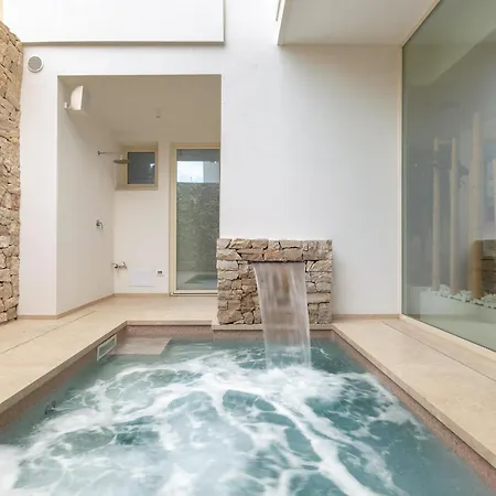 Marnik Luxury